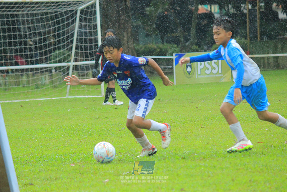 ijl u11 110126 proball football vs fifa farmel