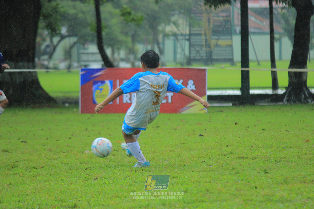 ijl u11 110126 proball football vs fifa farmel