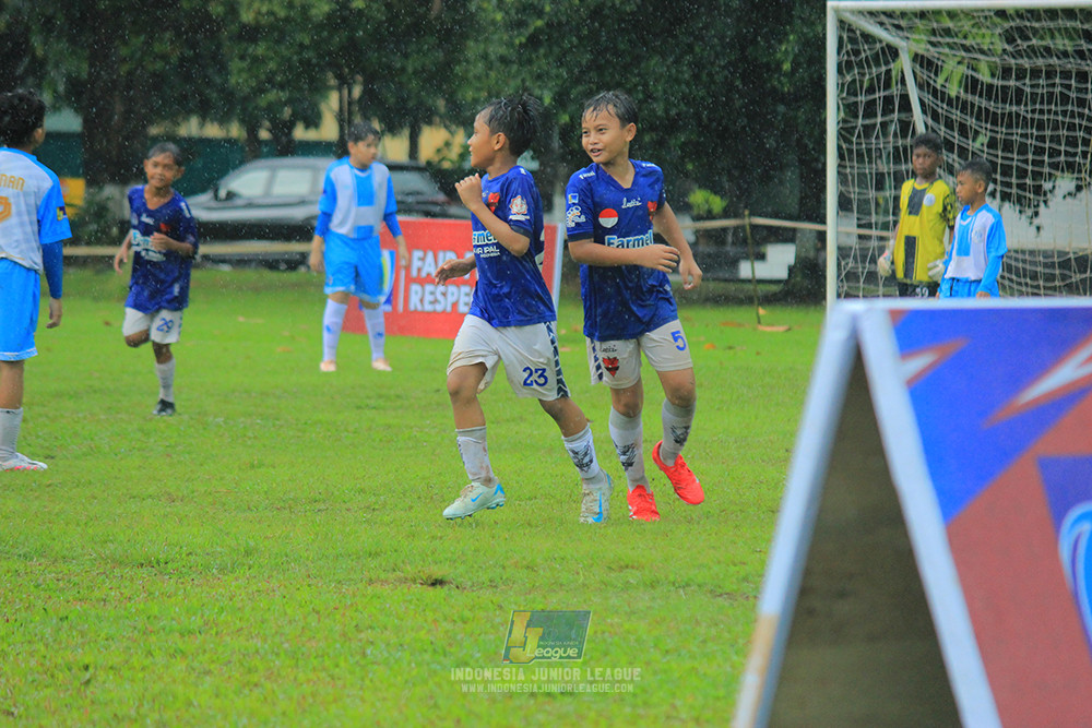 ijl u11 110126 proball football vs fifa farmel