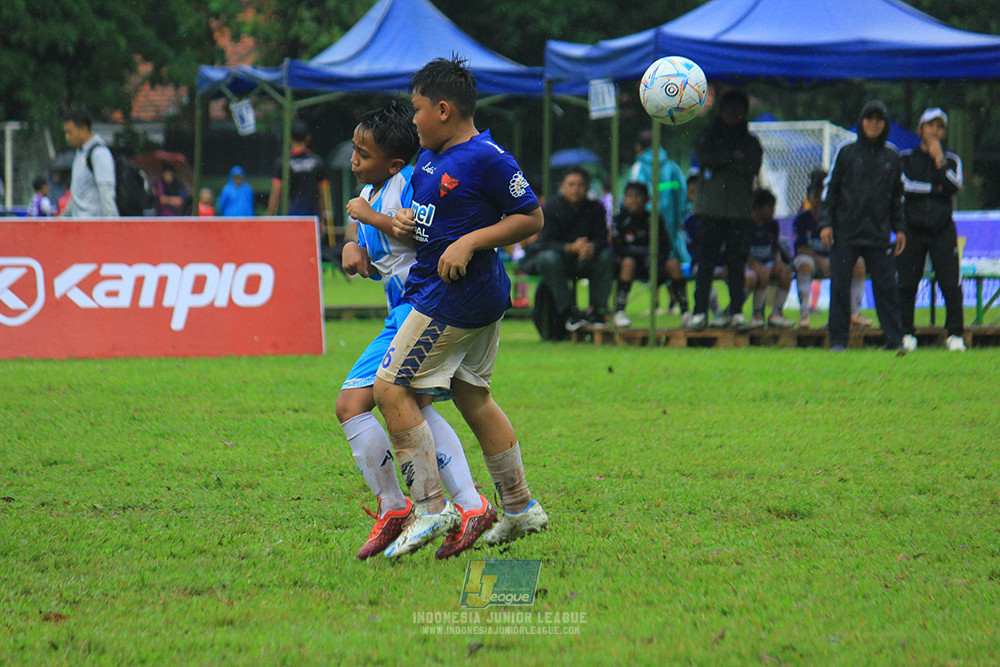 ijl u11 110126 proball football vs fifa farmel