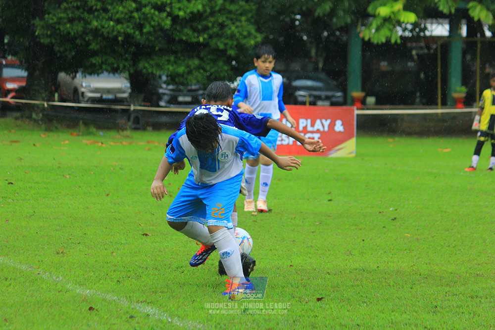 ijl u11 110126 proball football vs fifa farmel