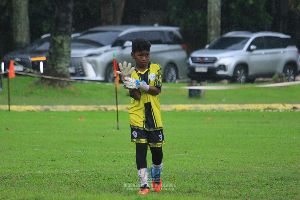 ijl u11 110126 proball football vs fifa farmel