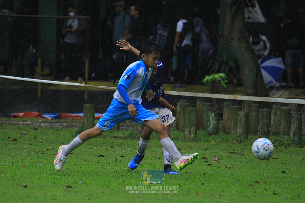 ijl u11 110126 proball football vs fifa farmel