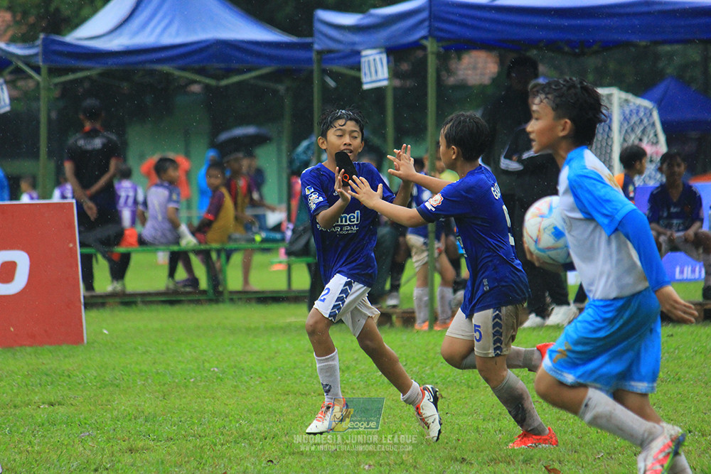 ijl u11 110126 proball football vs fifa farmel