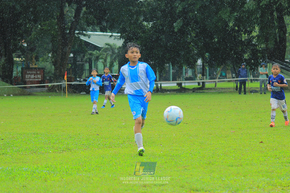 ijl u11 110126 proball football vs fifa farmel