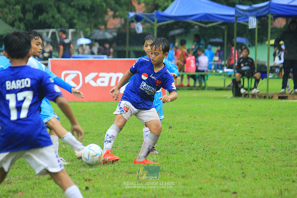 ijl u11 110126 proball football vs fifa farmel