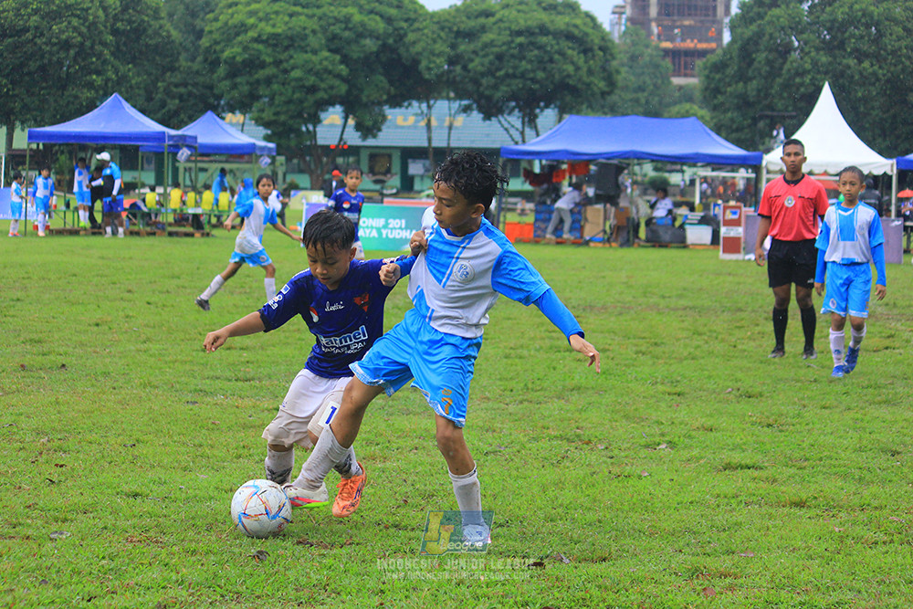 ijl u11 110126 proball football vs fifa farmel
