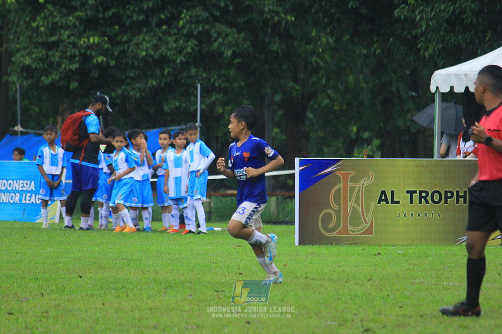 ijl u11 110126 proball football vs fifa farmel