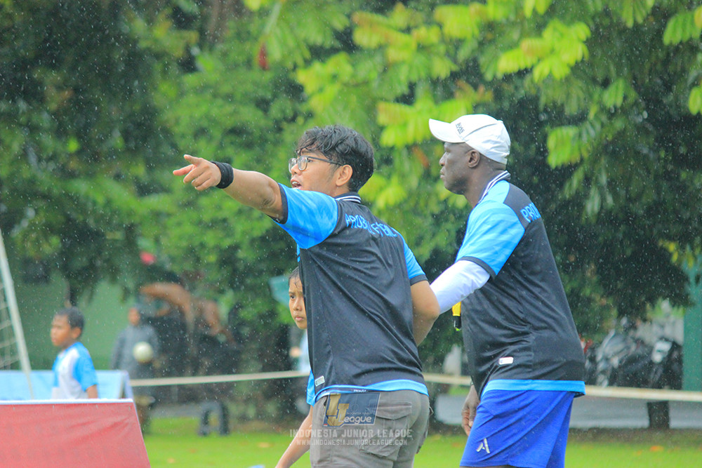 ijl u11 110126 proball football vs fifa farmel