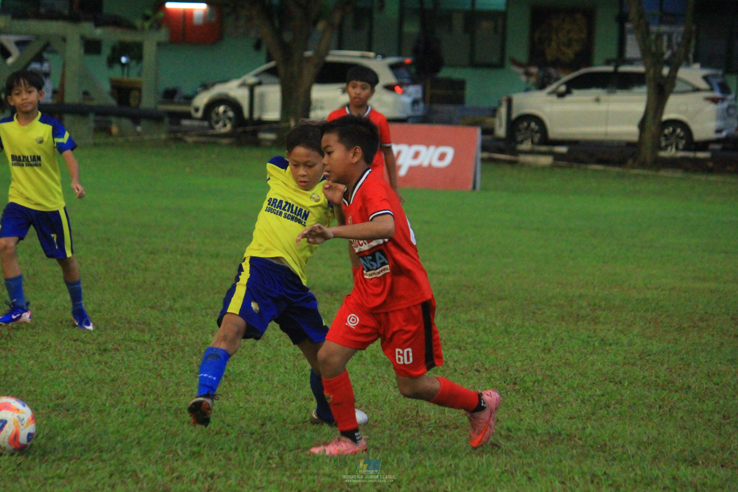 ijl u11 120426 brazillian ss lfa vs kids soccer family