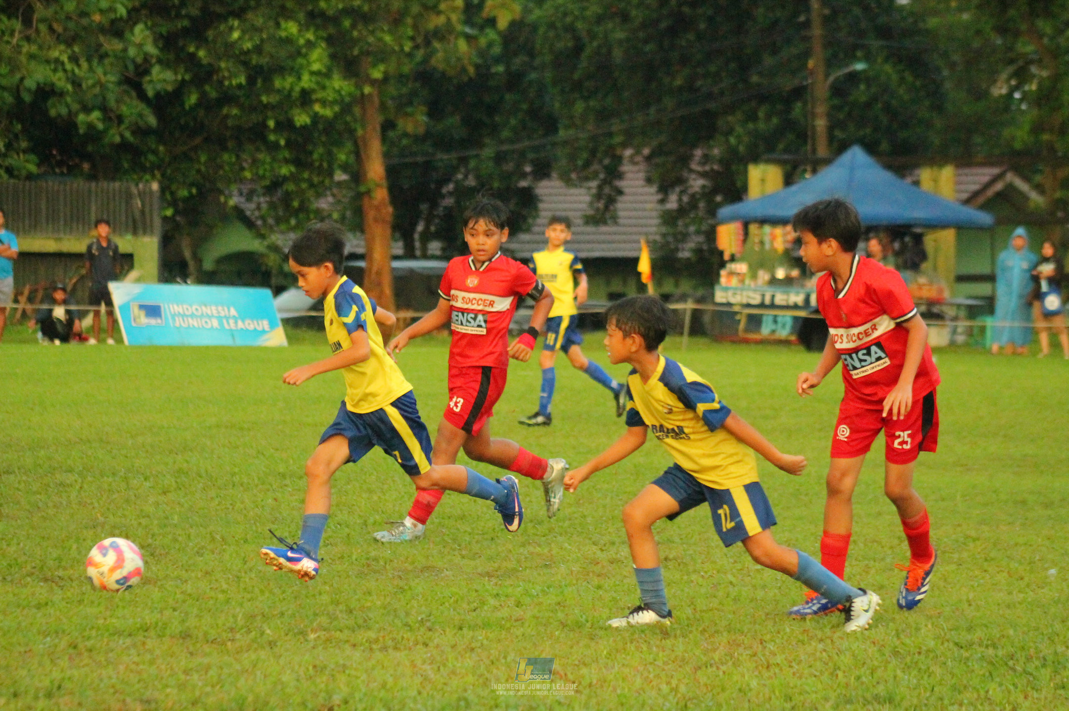 ijl u11 120426 brazillian ss lfa vs kids soccer family