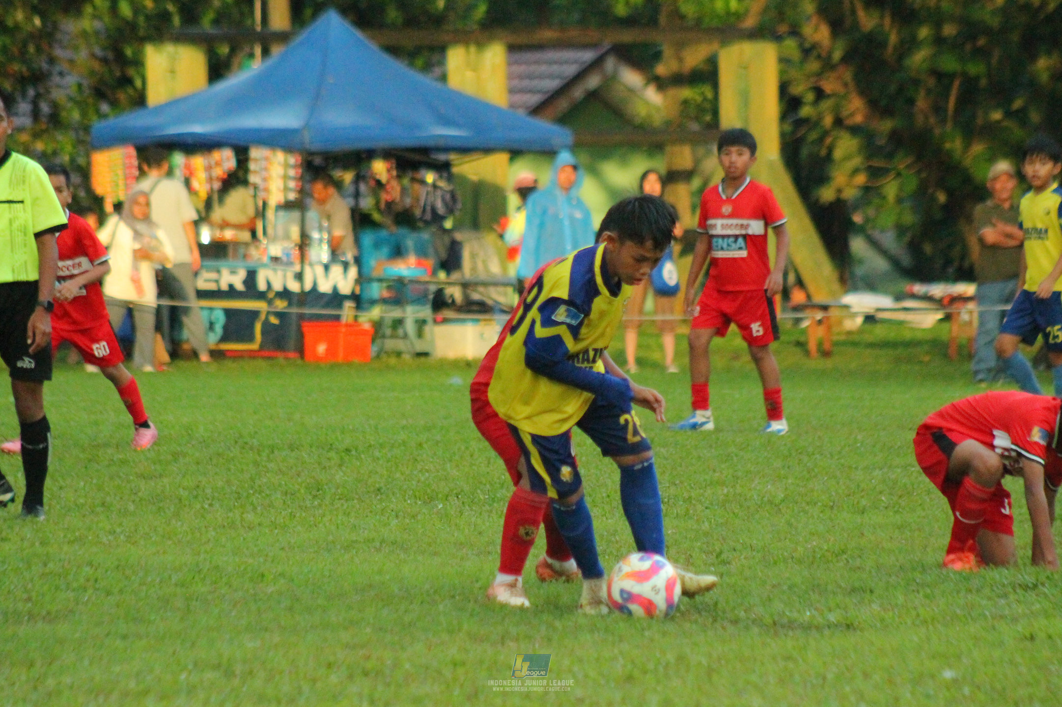 ijl u11 120426 brazillian ss lfa vs kids soccer family