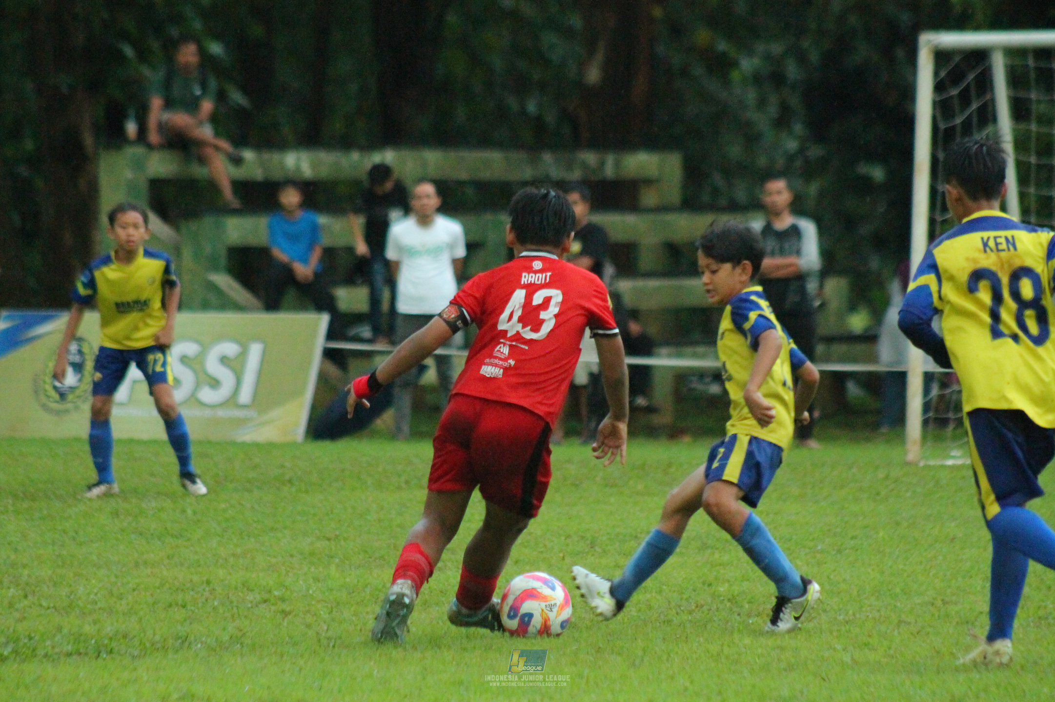 ijl u11 120426 brazillian ss lfa vs kids soccer family