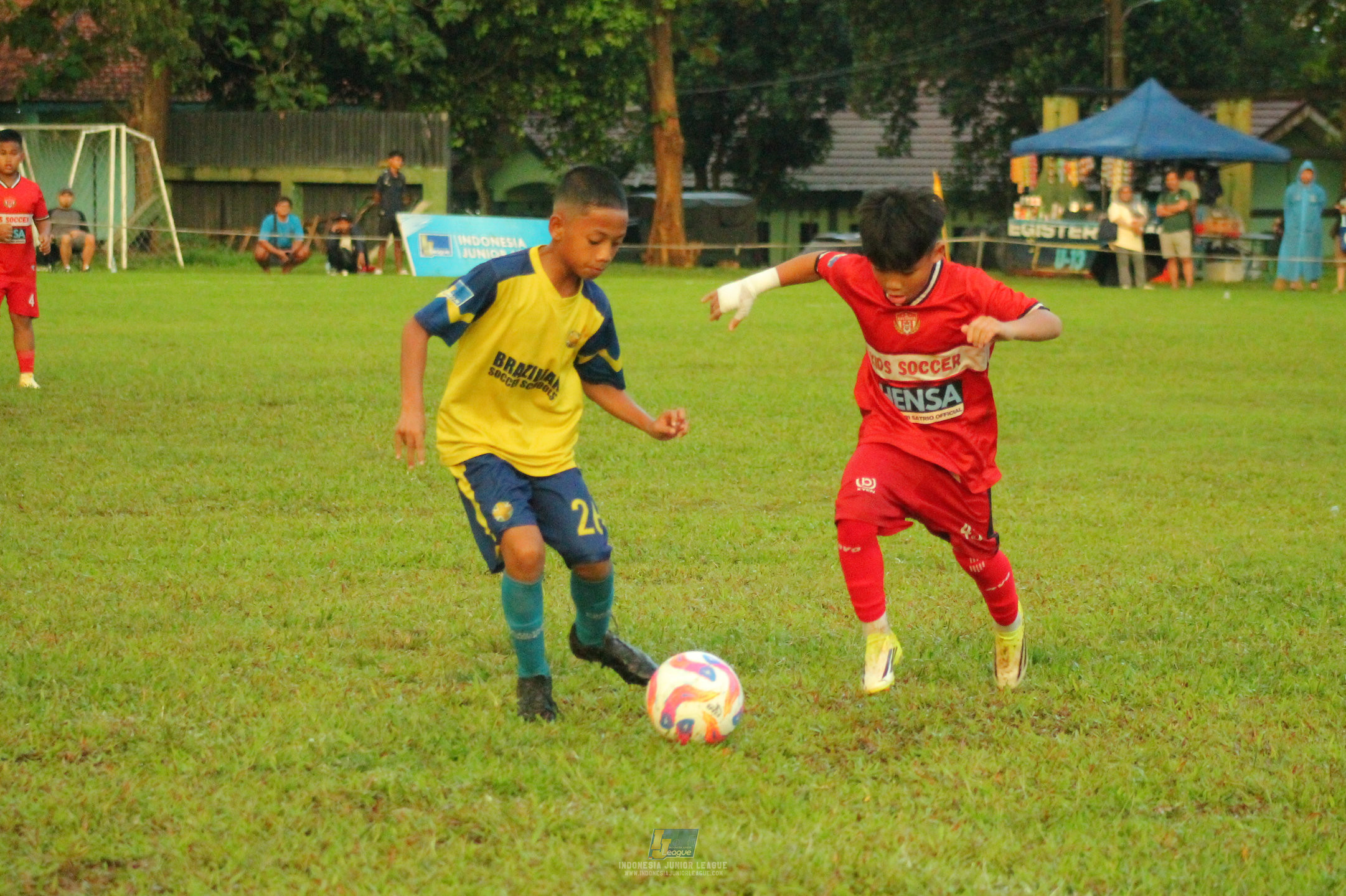 ijl u11 120426 brazillian ss lfa vs kids soccer family