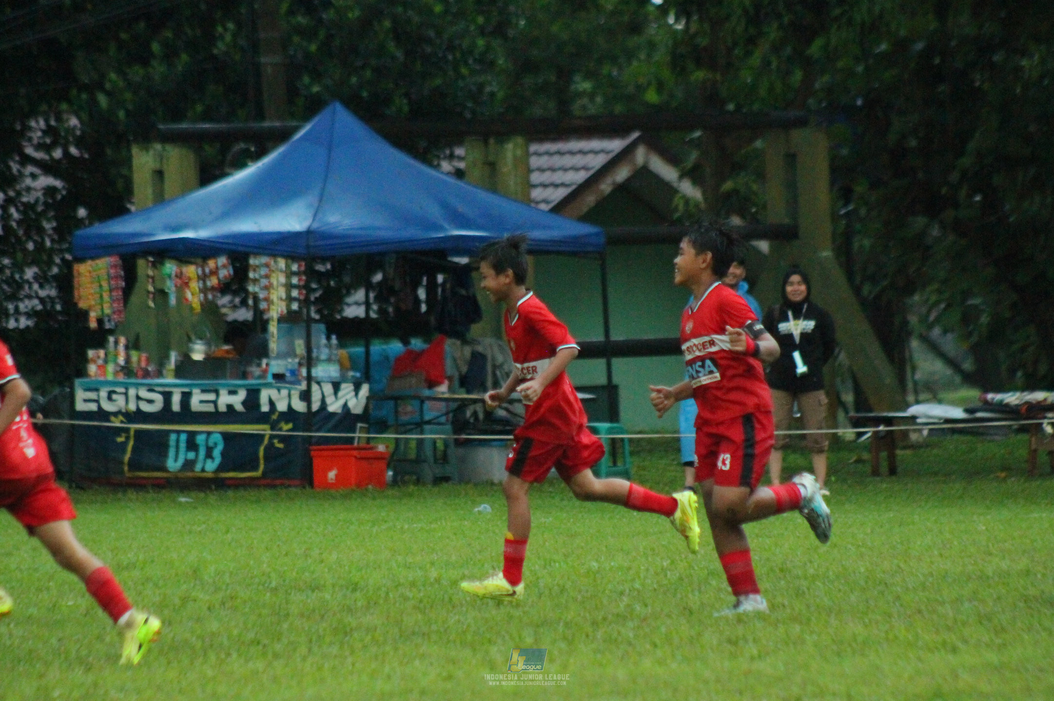 ijl u11 120426 brazillian ss lfa vs kids soccer family