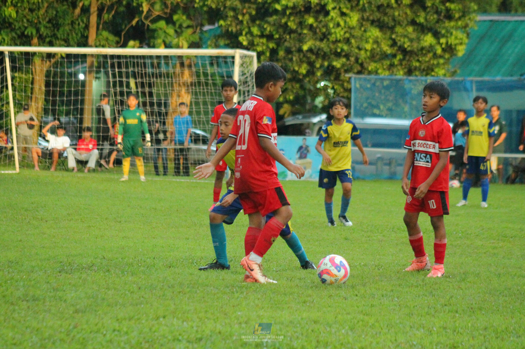 ijl u11 120426 brazillian ss lfa vs kids soccer family