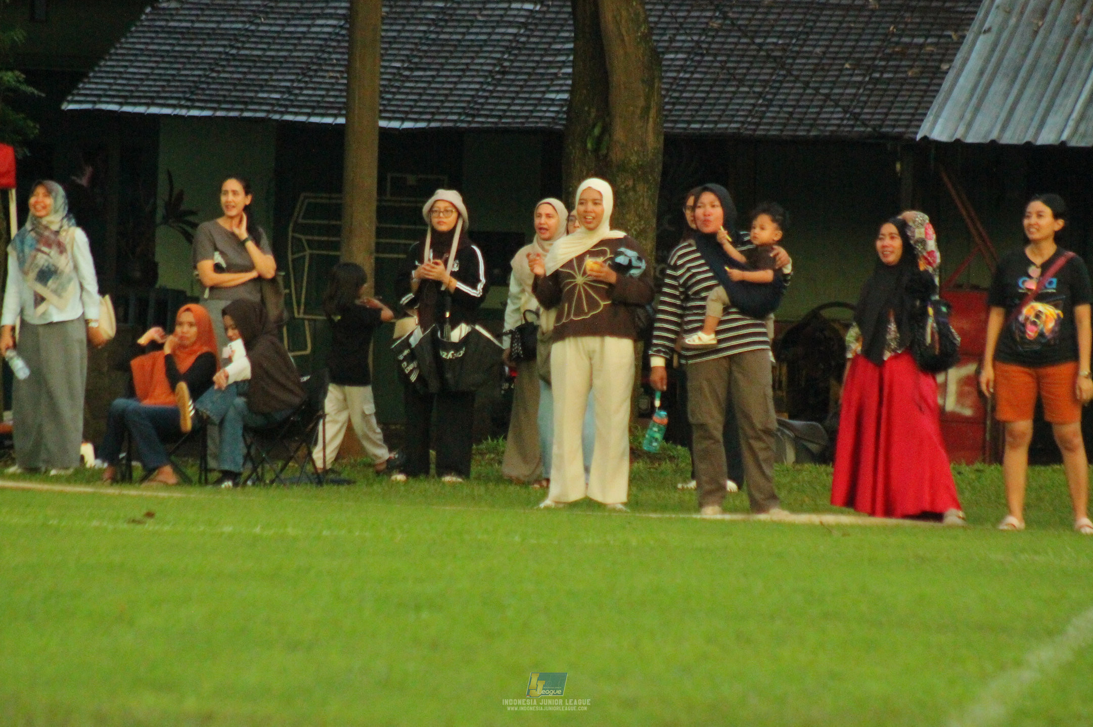 ijl u11 120426 brazillian ss lfa vs kids soccer family