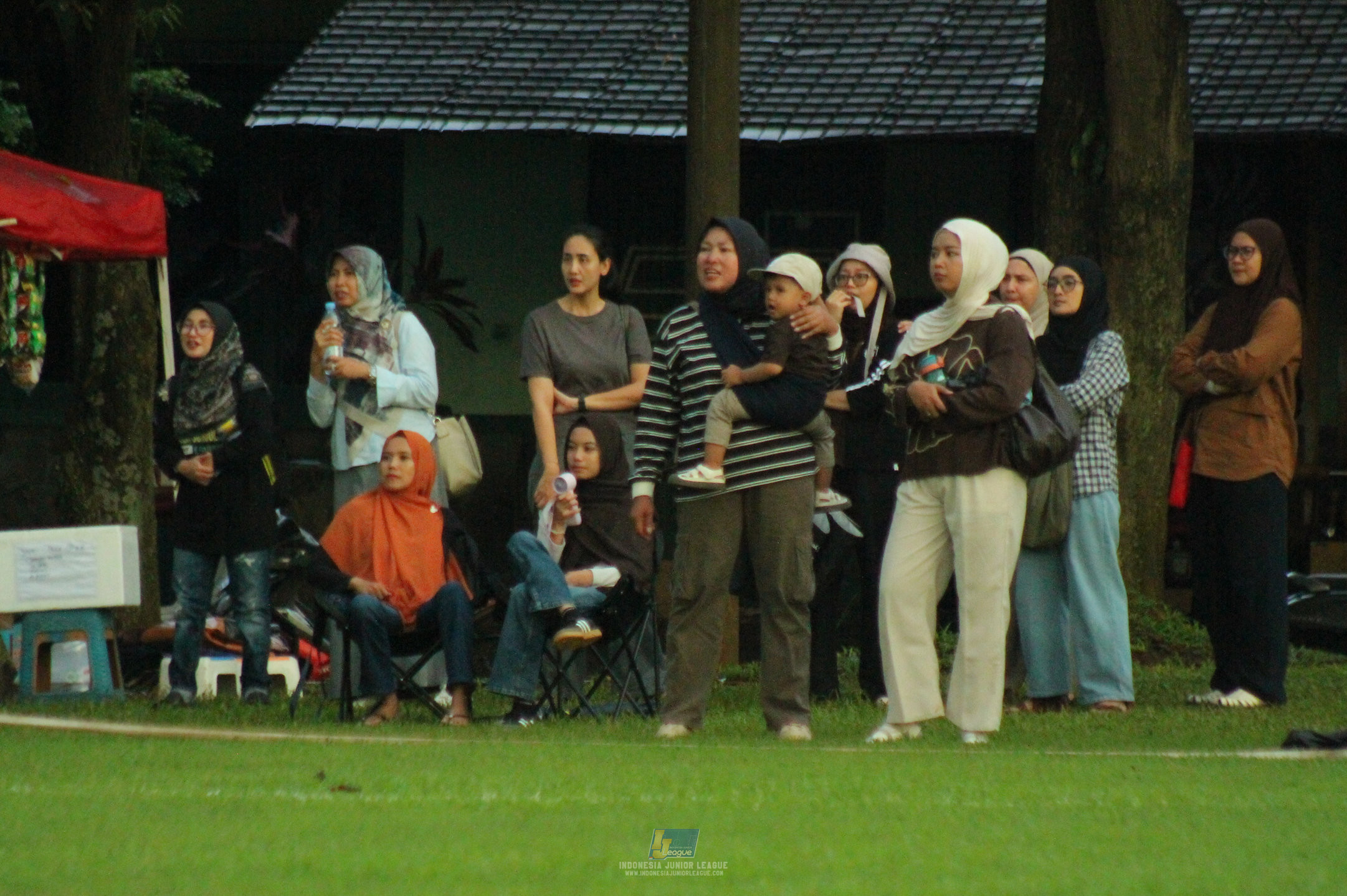 ijl u11 120426 brazillian ss lfa vs kids soccer family