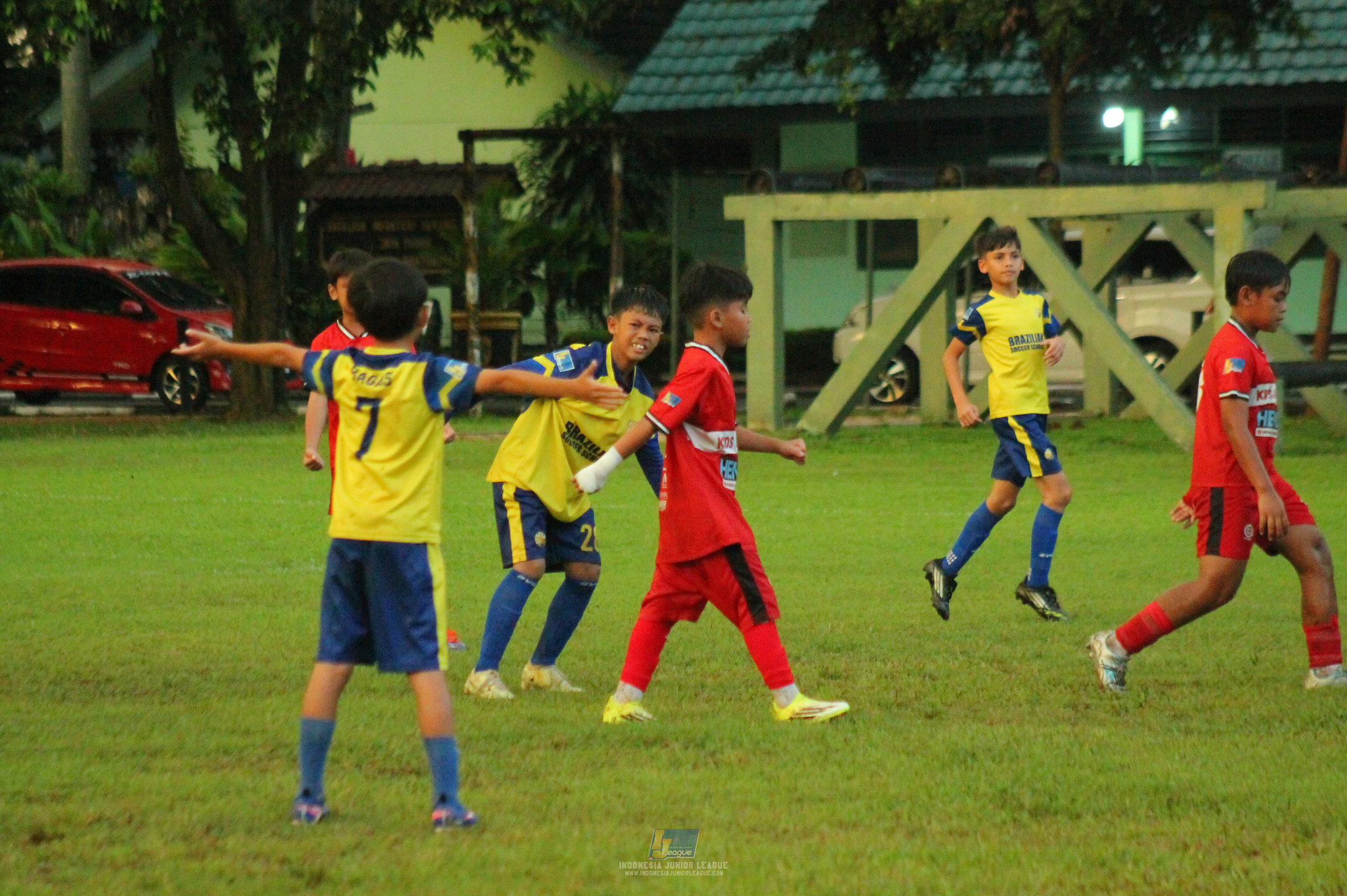ijl u11 120426 brazillian ss lfa vs kids soccer family