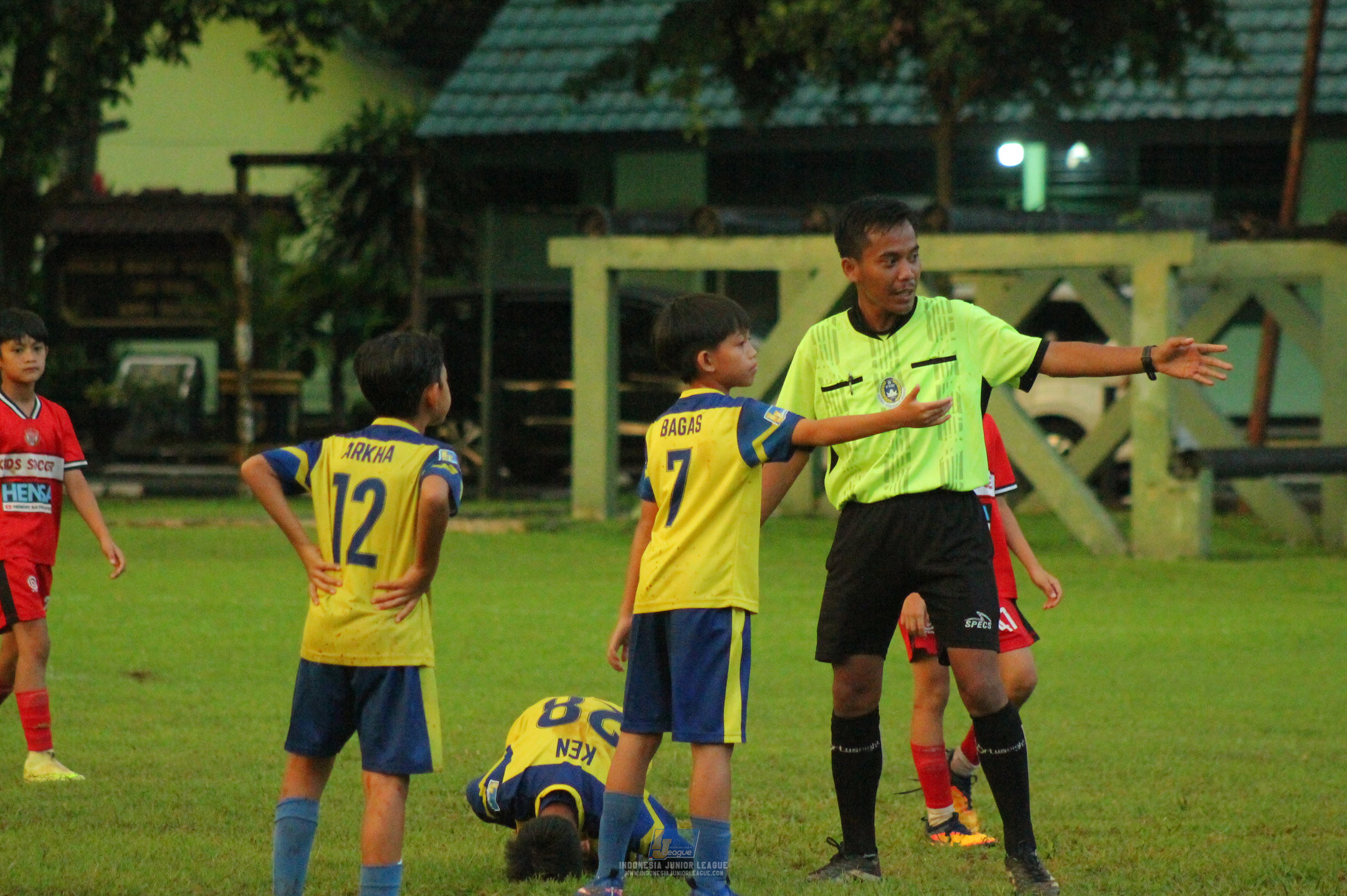 ijl u11 120426 brazillian ss lfa vs kids soccer family
