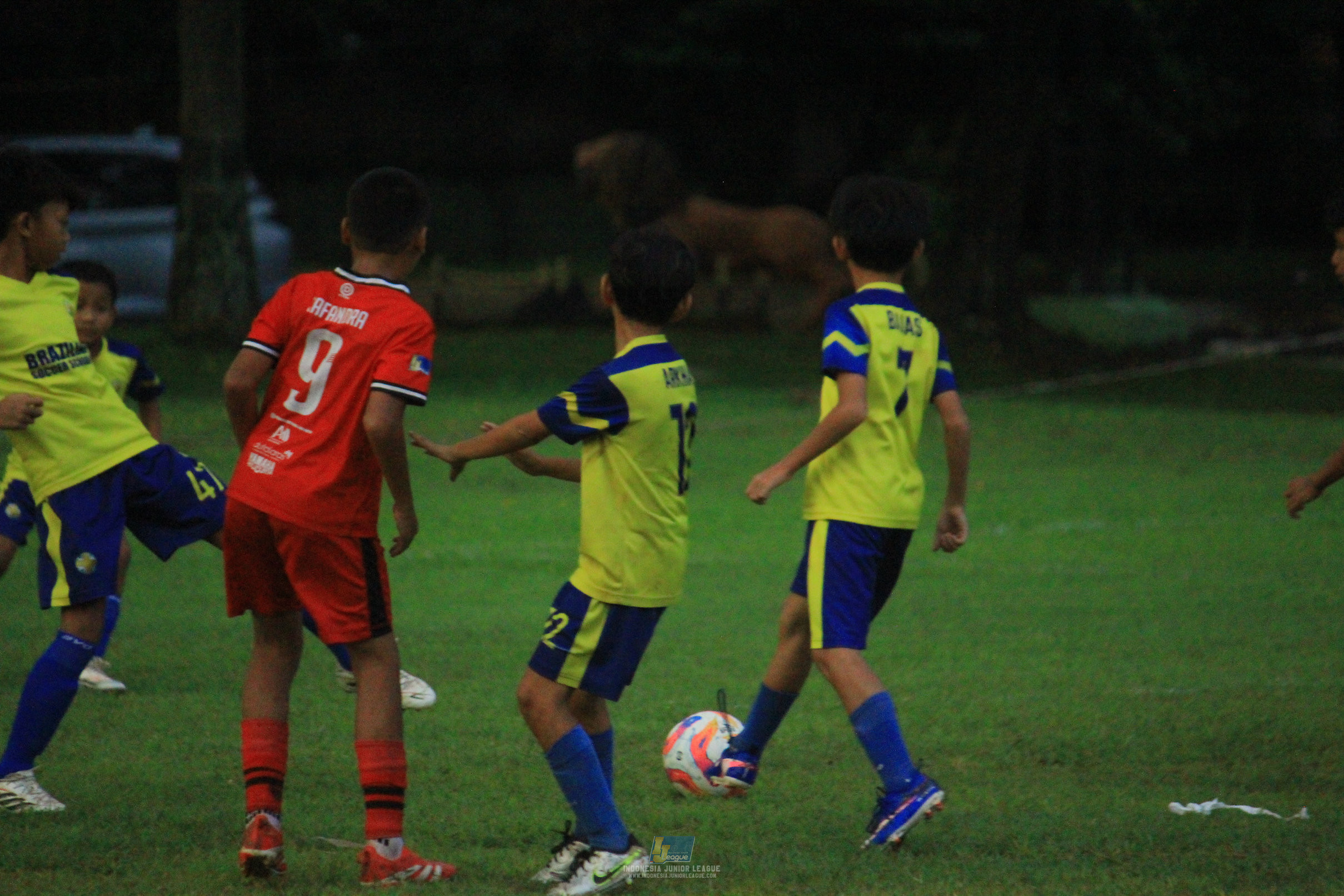 ijl u11 120426 brazillian ss lfa vs kids soccer family