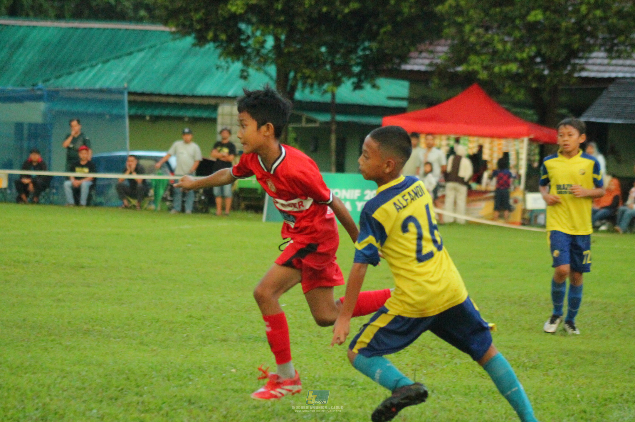 ijl u11 120426 brazillian ss lfa vs kids soccer family