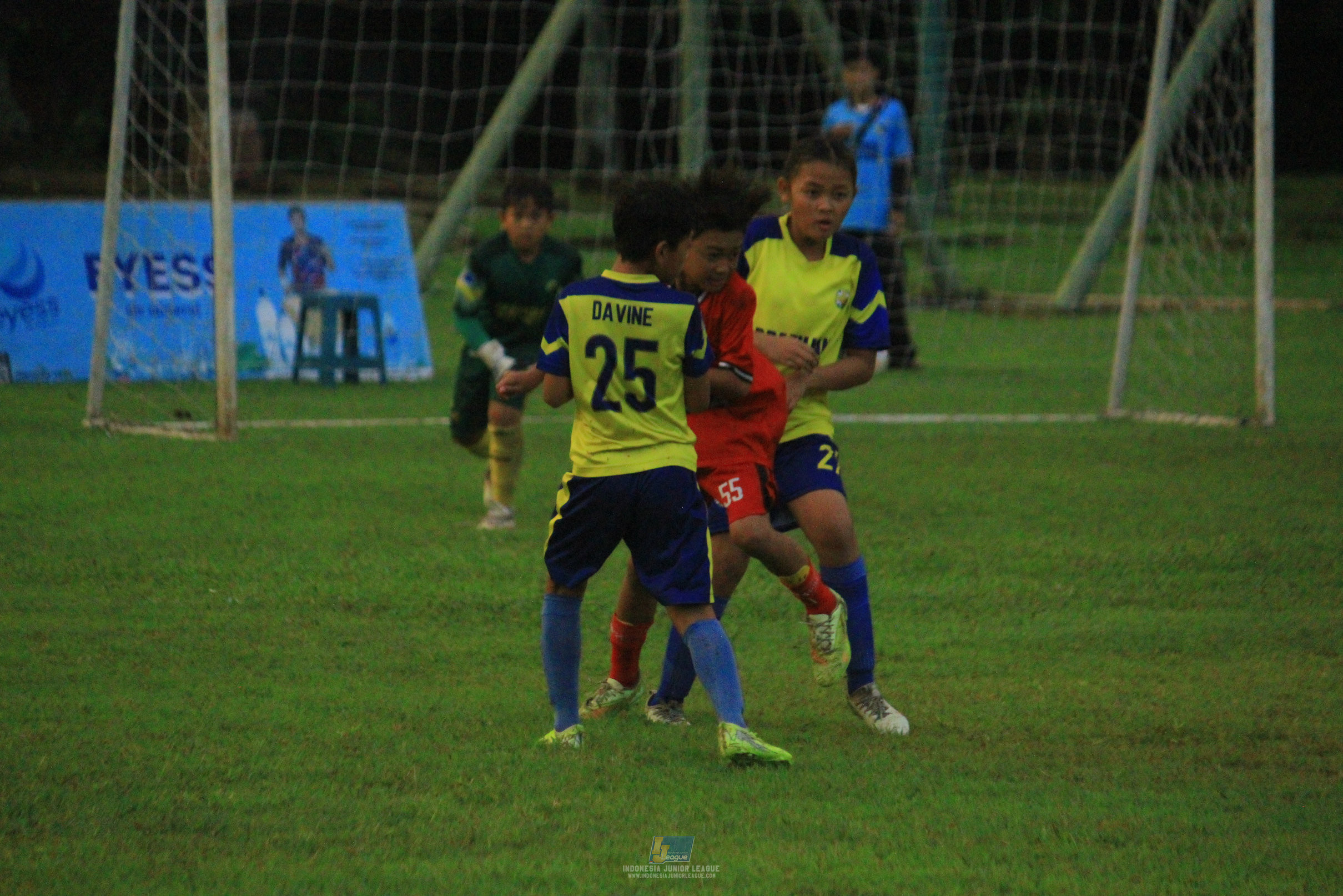 ijl u11 120426 brazillian ss lfa vs kids soccer family