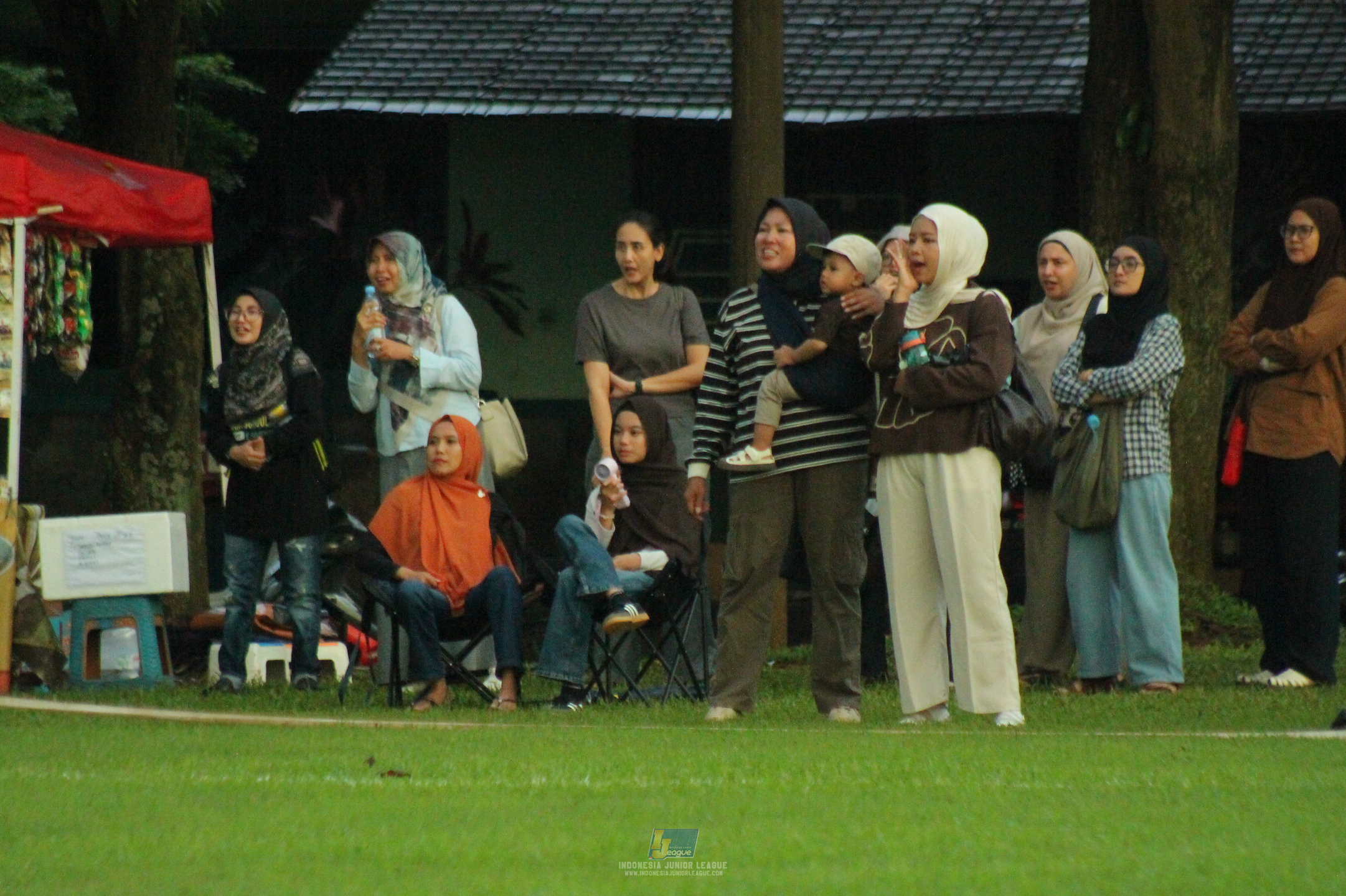 ijl u11 120426 brazillian ss lfa vs kids soccer family