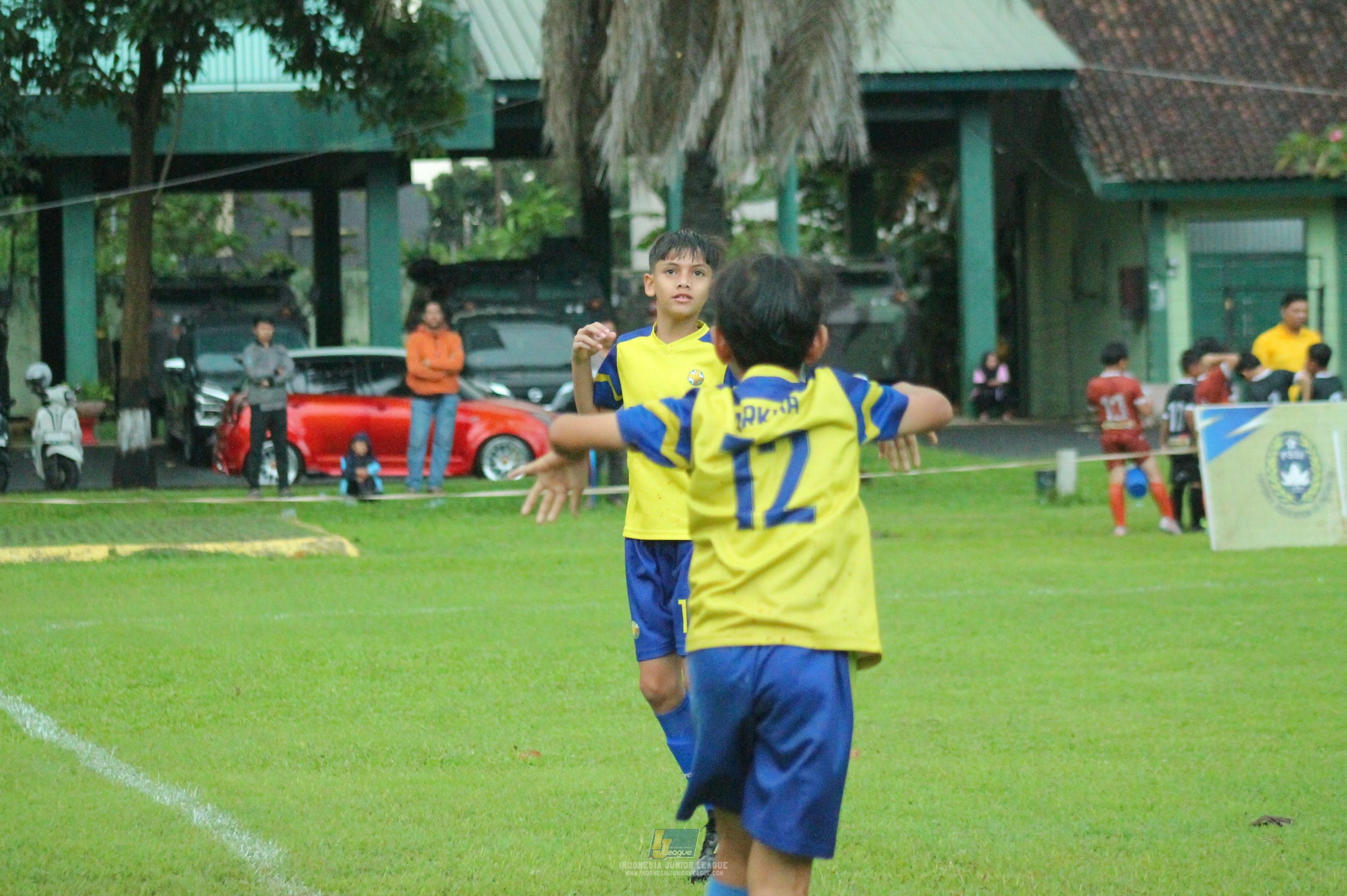 ijl u11 120426 brazillian ss lfa vs kids soccer family