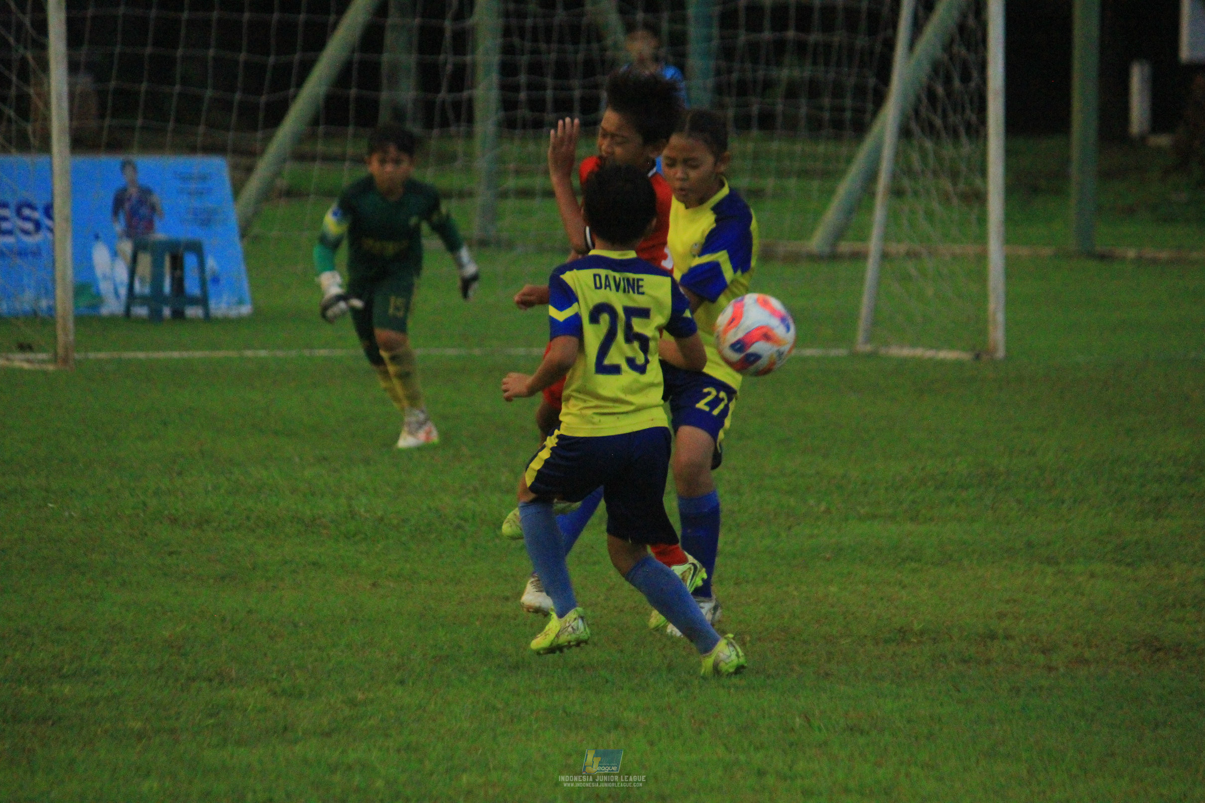 ijl u11 120426 brazillian ss lfa vs kids soccer family