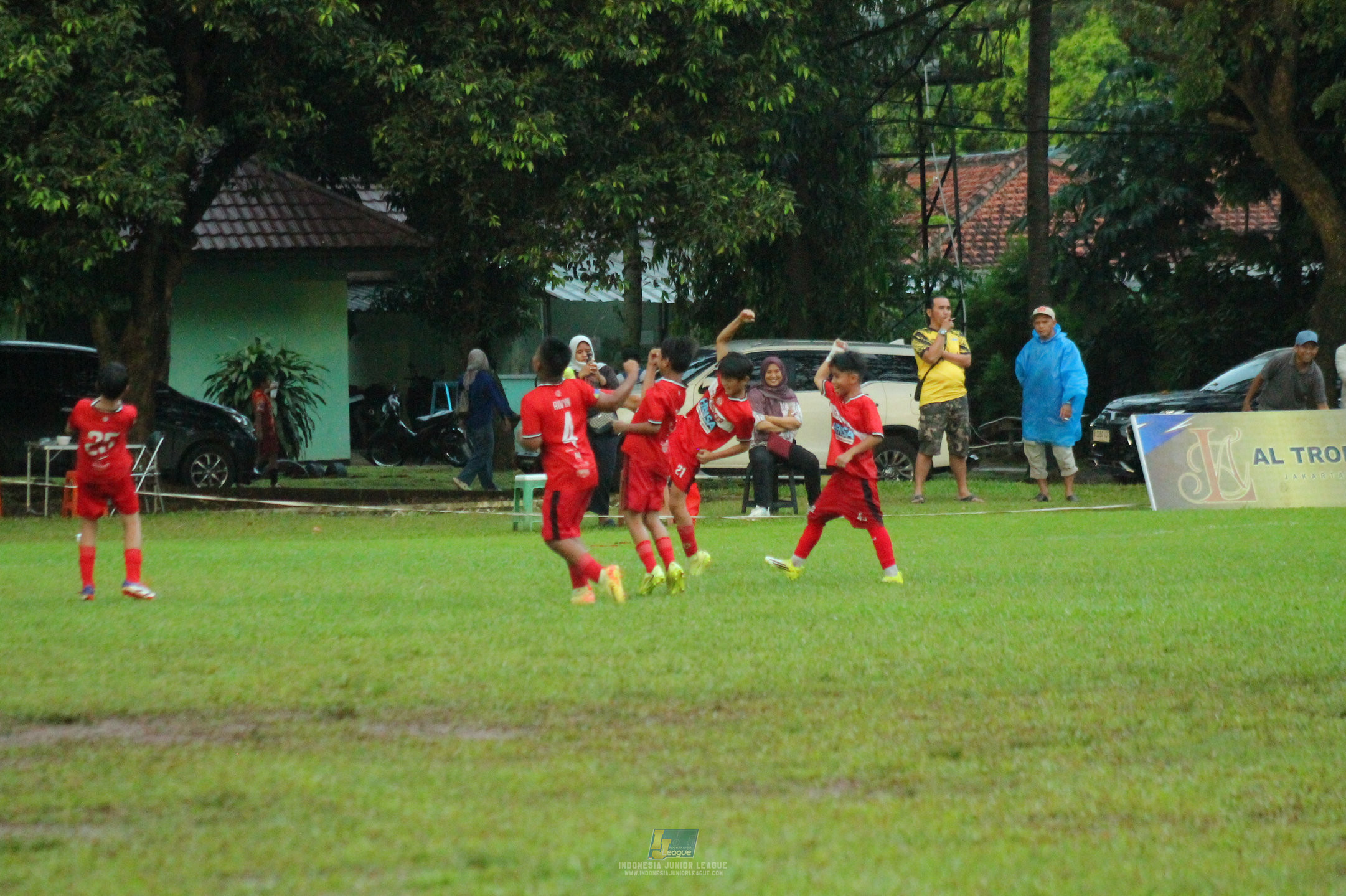 ijl u11 120426 brazillian ss lfa vs kids soccer family