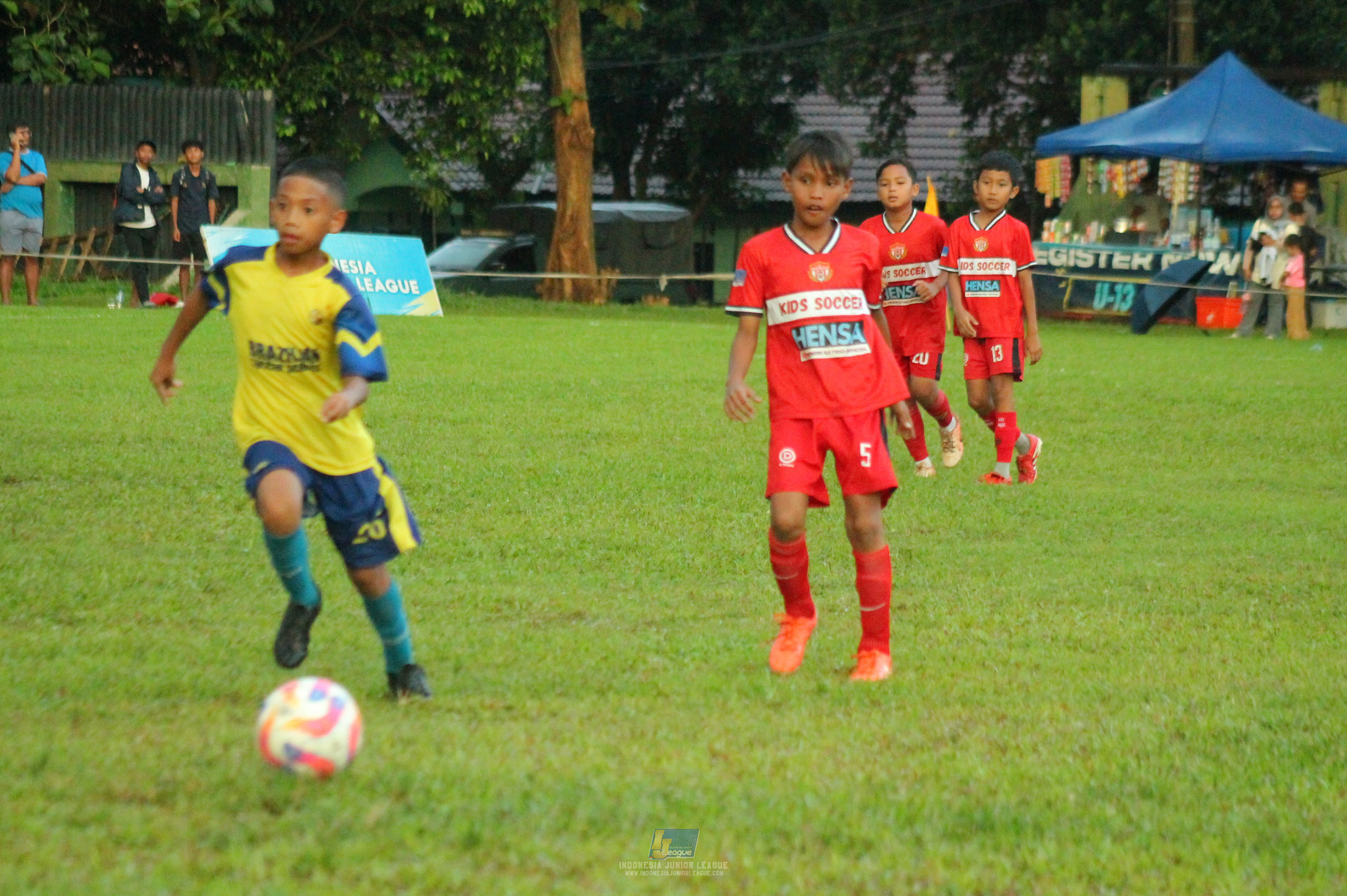 ijl u11 120426 brazillian ss lfa vs kids soccer family