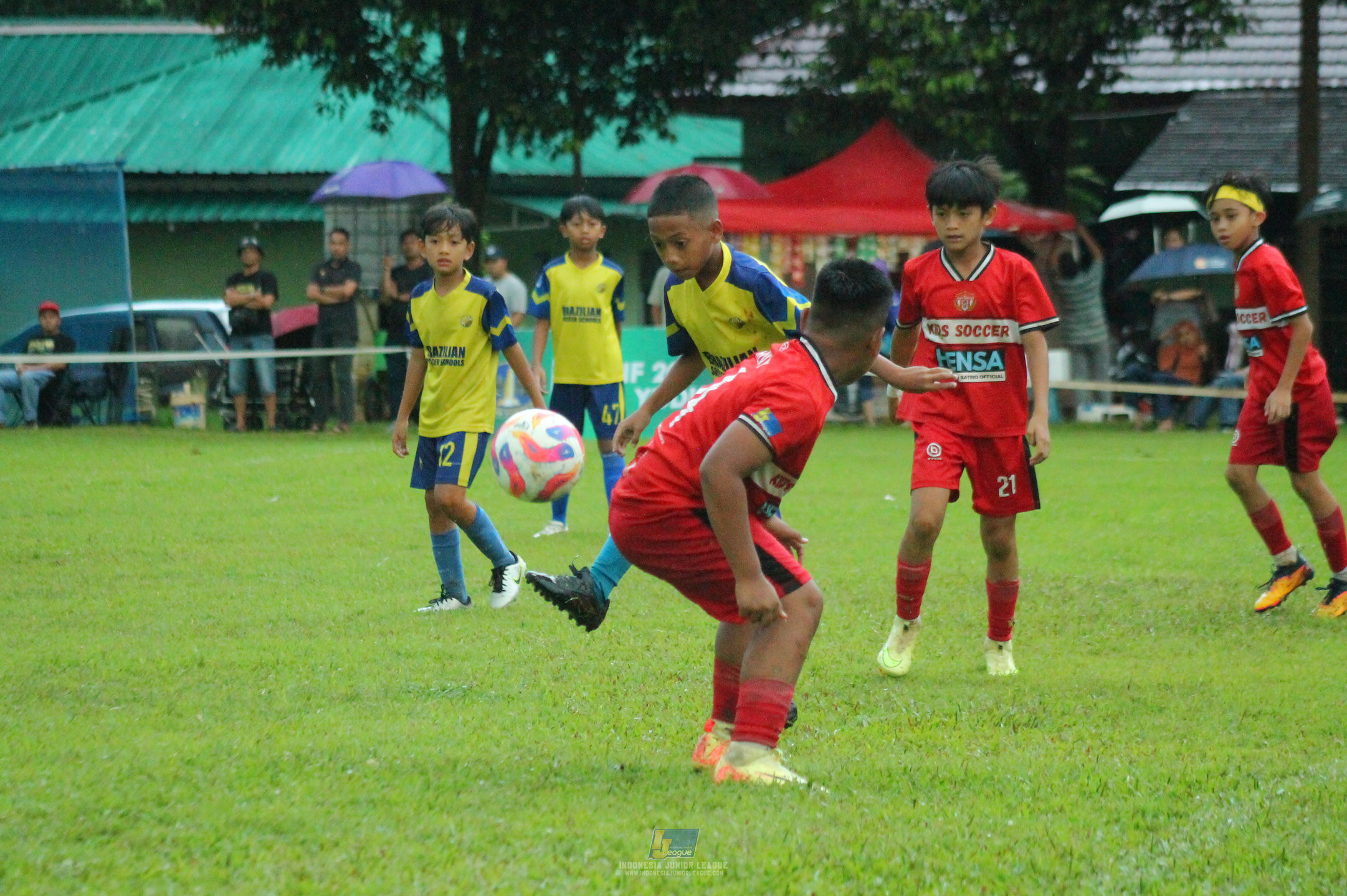 ijl u11 120426 brazillian ss lfa vs kids soccer family