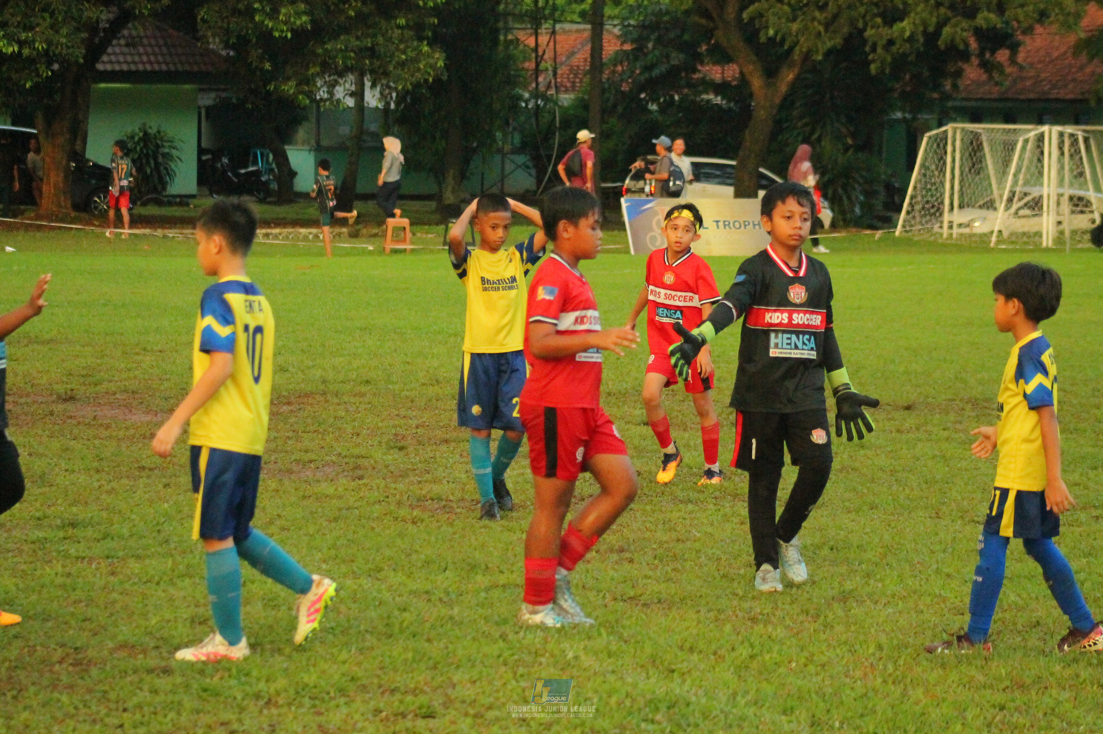 ijl u11 120426 brazillian ss lfa vs kids soccer family