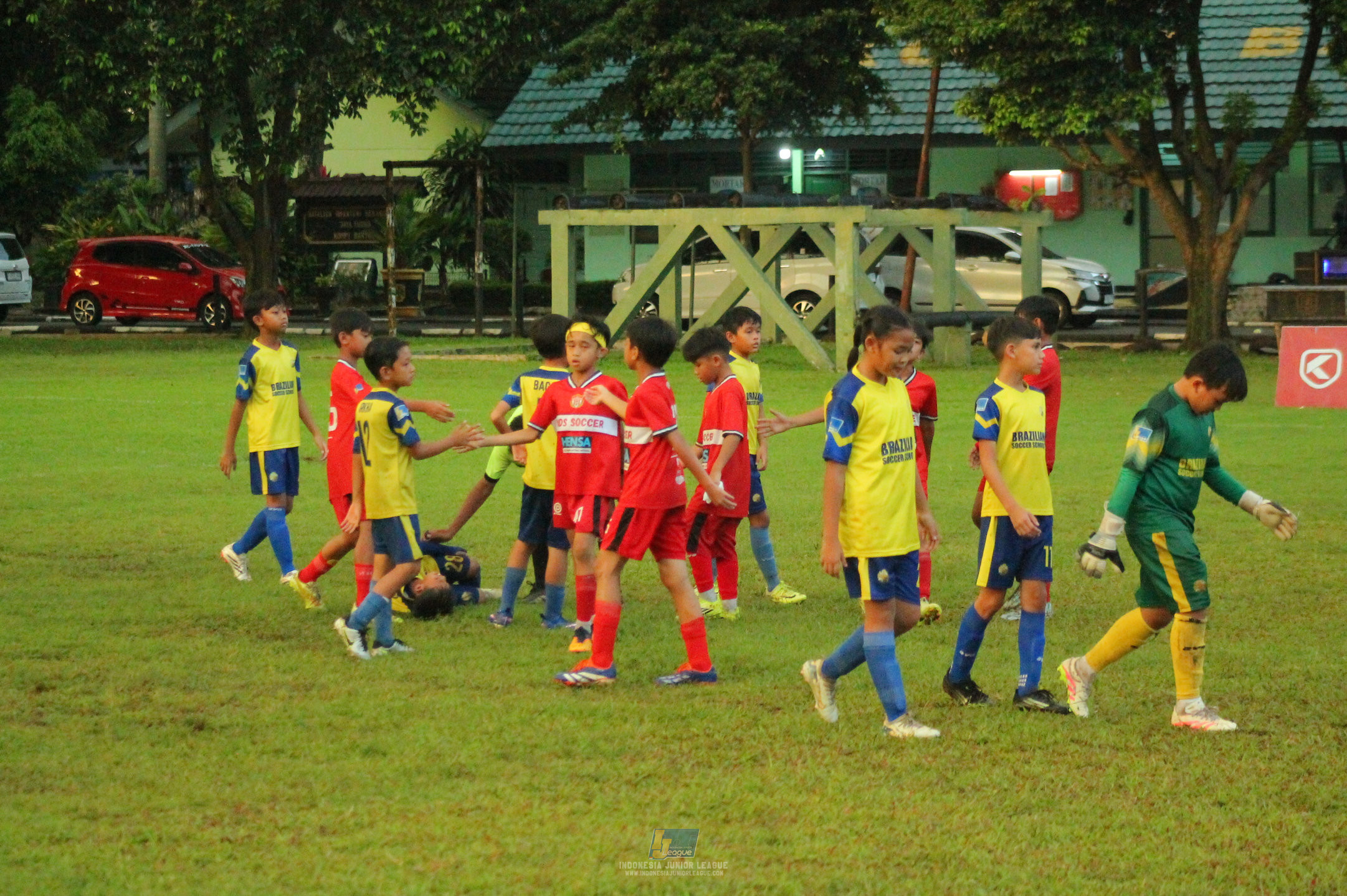 ijl u11 120426 brazillian ss lfa vs kids soccer family