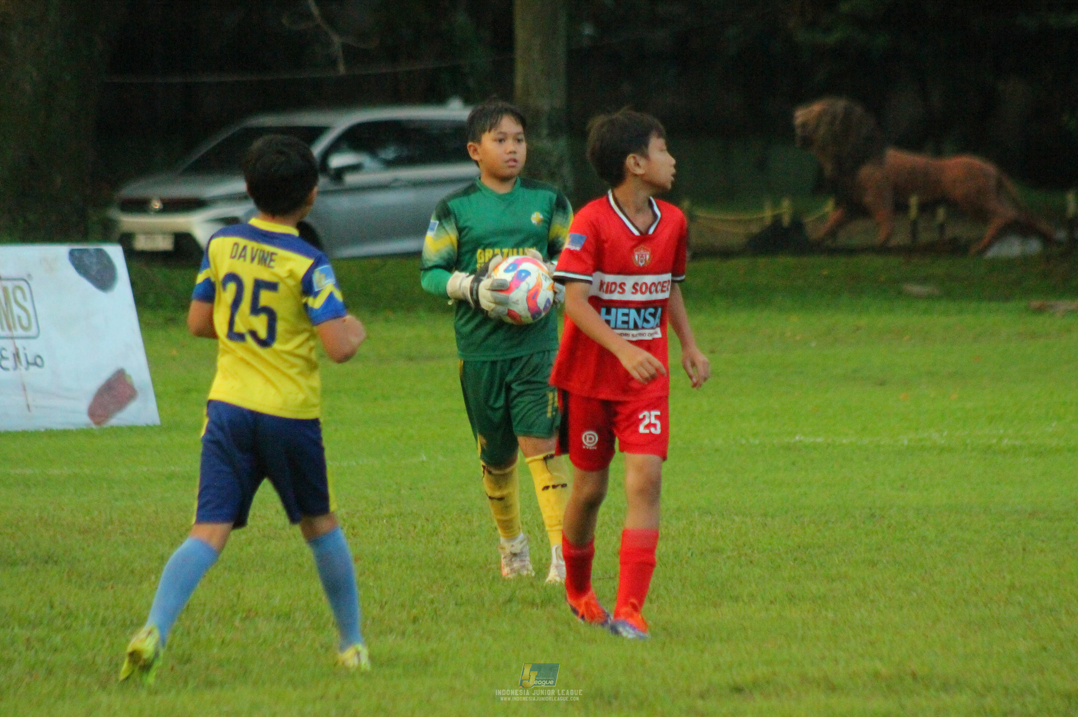 ijl u11 120426 brazillian ss lfa vs kids soccer family