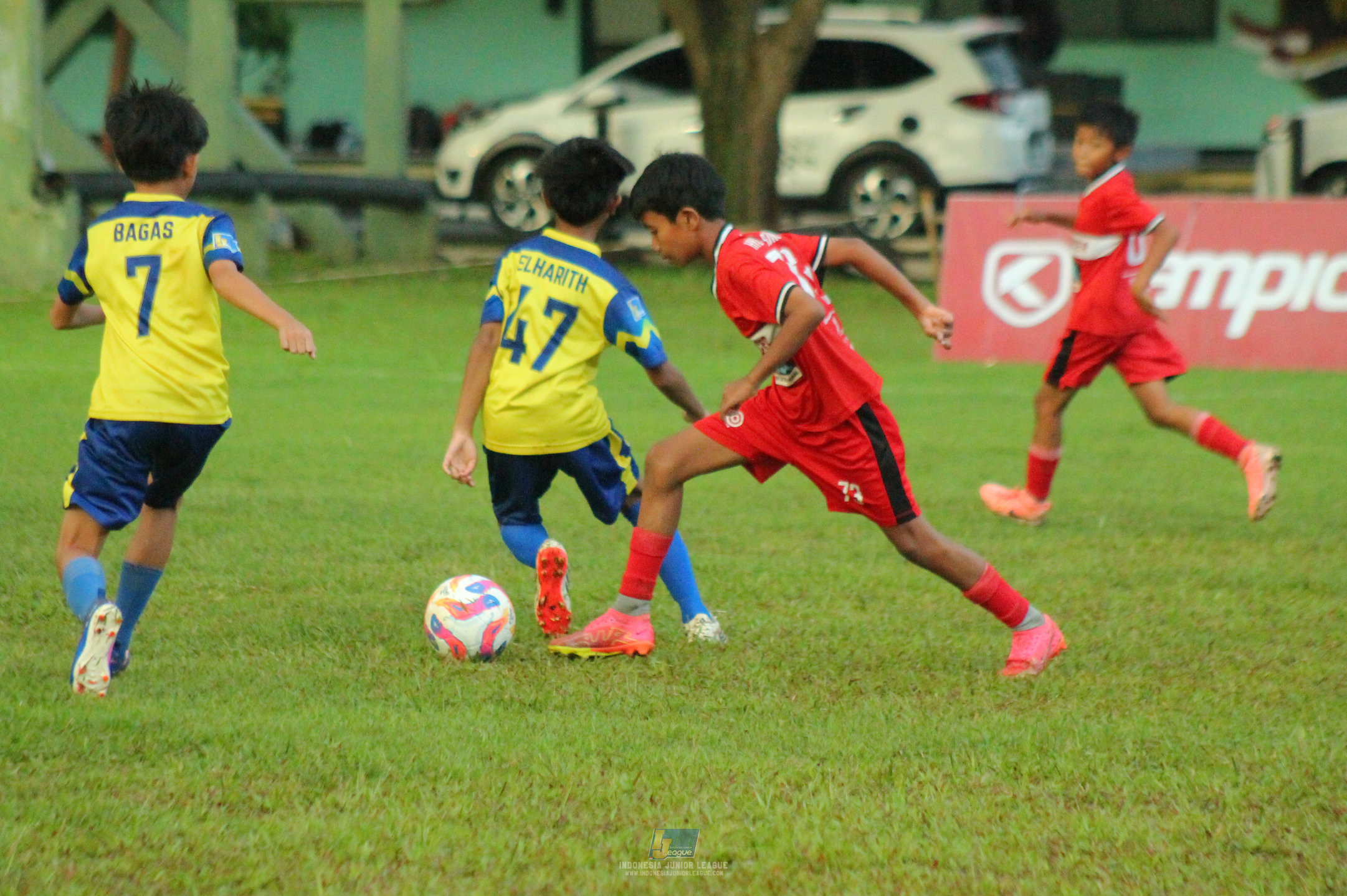 ijl u11 120426 brazillian ss lfa vs kids soccer family