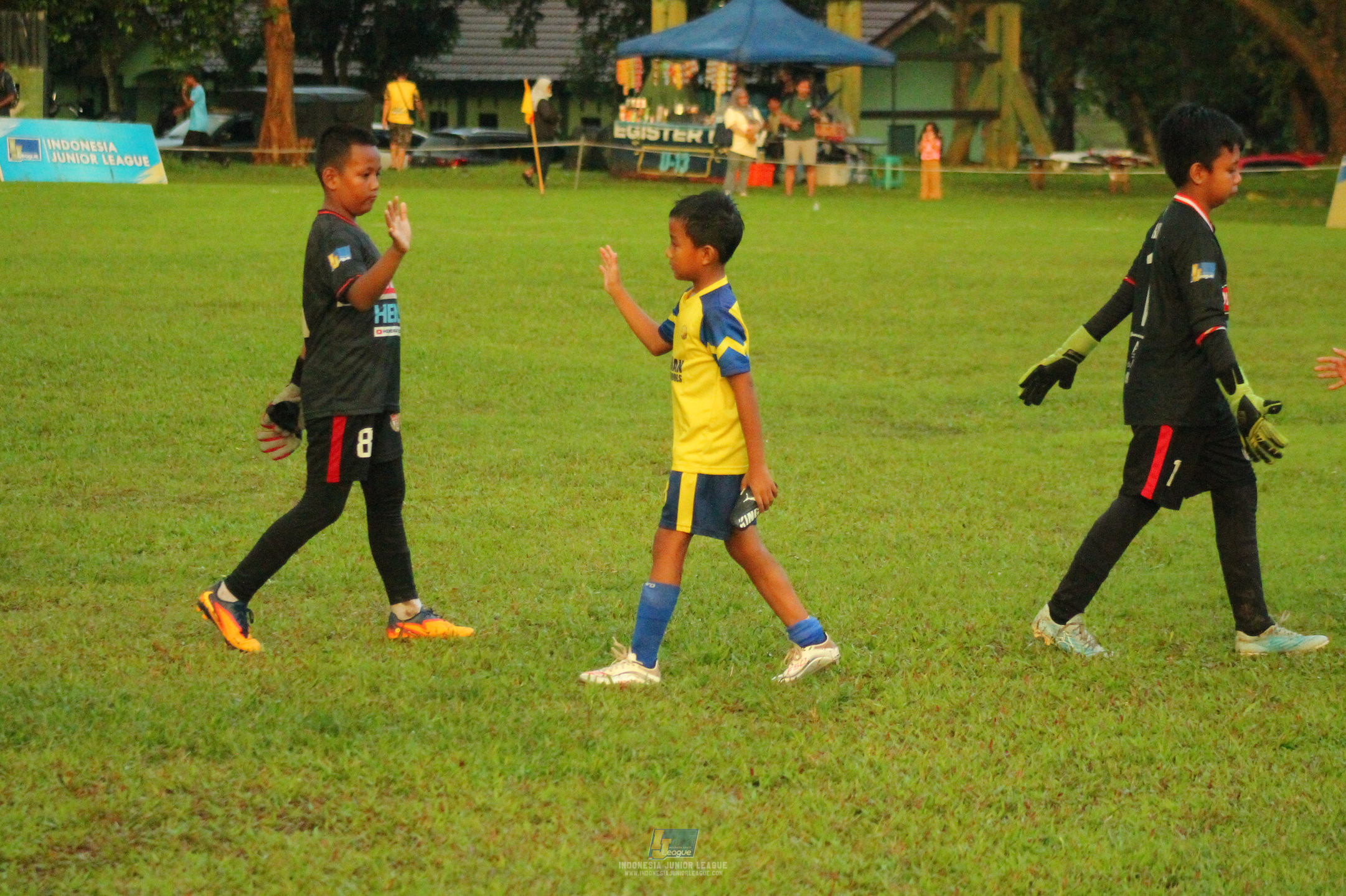 ijl u11 120426 brazillian ss lfa vs kids soccer family