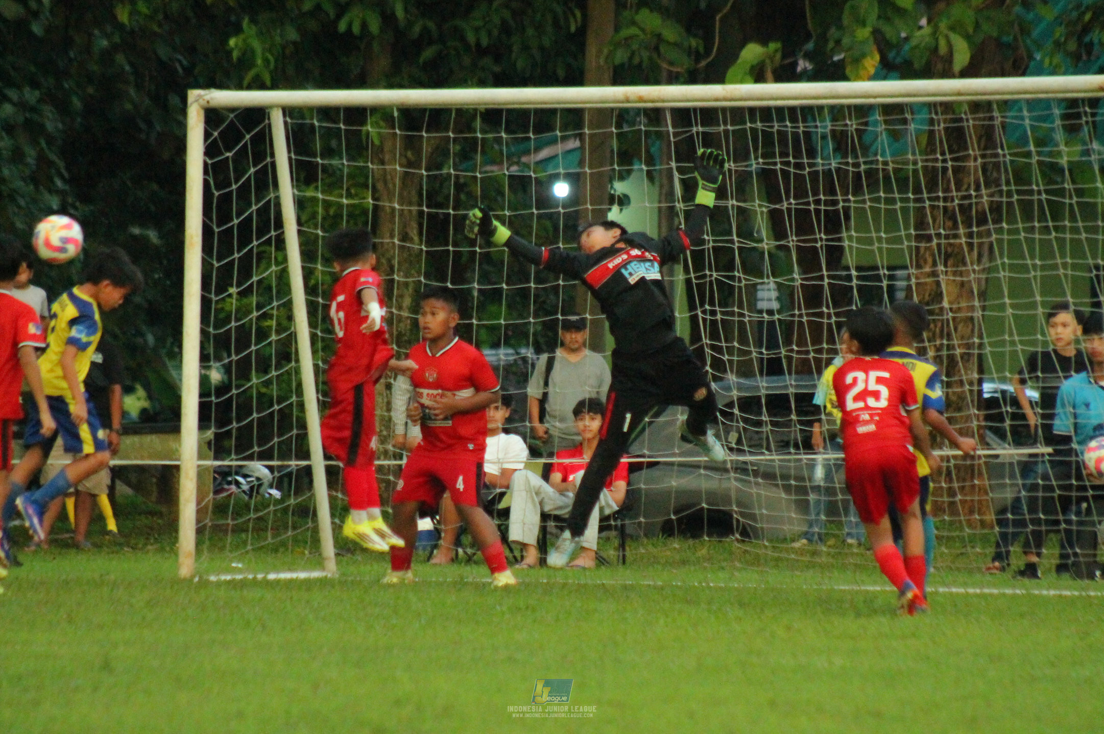 ijl u11 120426 brazillian ss lfa vs kids soccer family