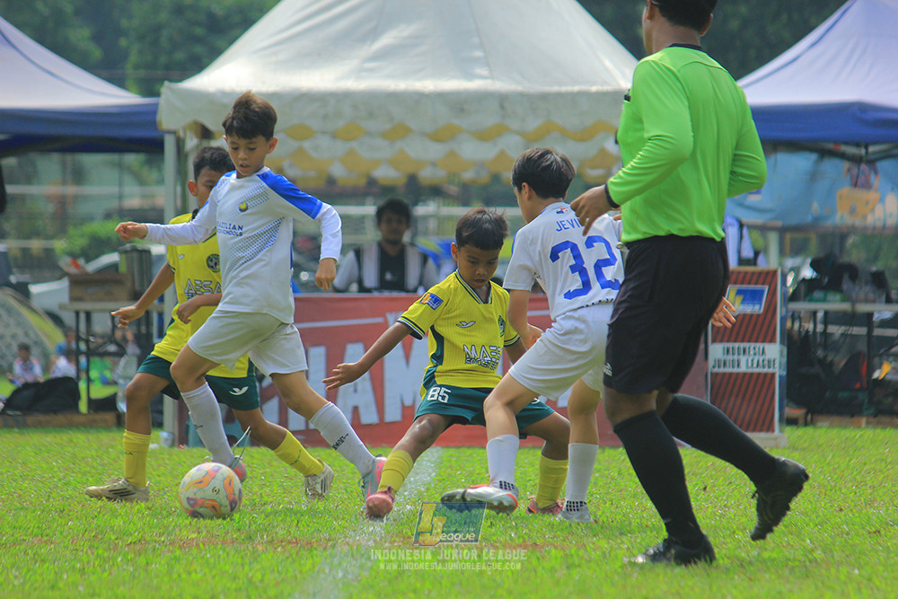 ijl u11 170526 maesa pararaider white vs brazillian ss senayan