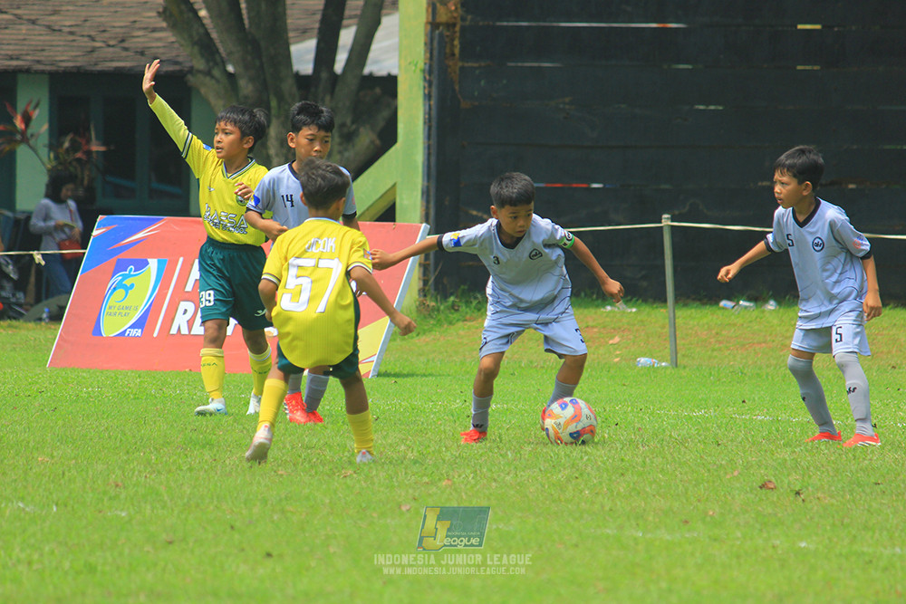 ijl u11 190426 asia football school vs maesa pararaider white