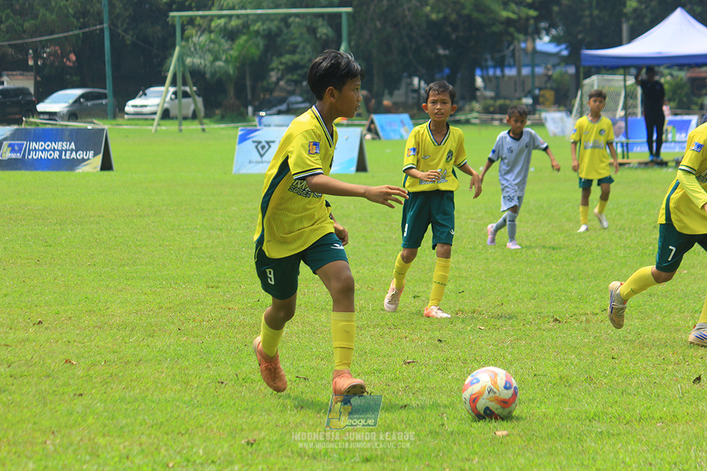 ijl u11 190426 asia football school vs maesa pararaider white
