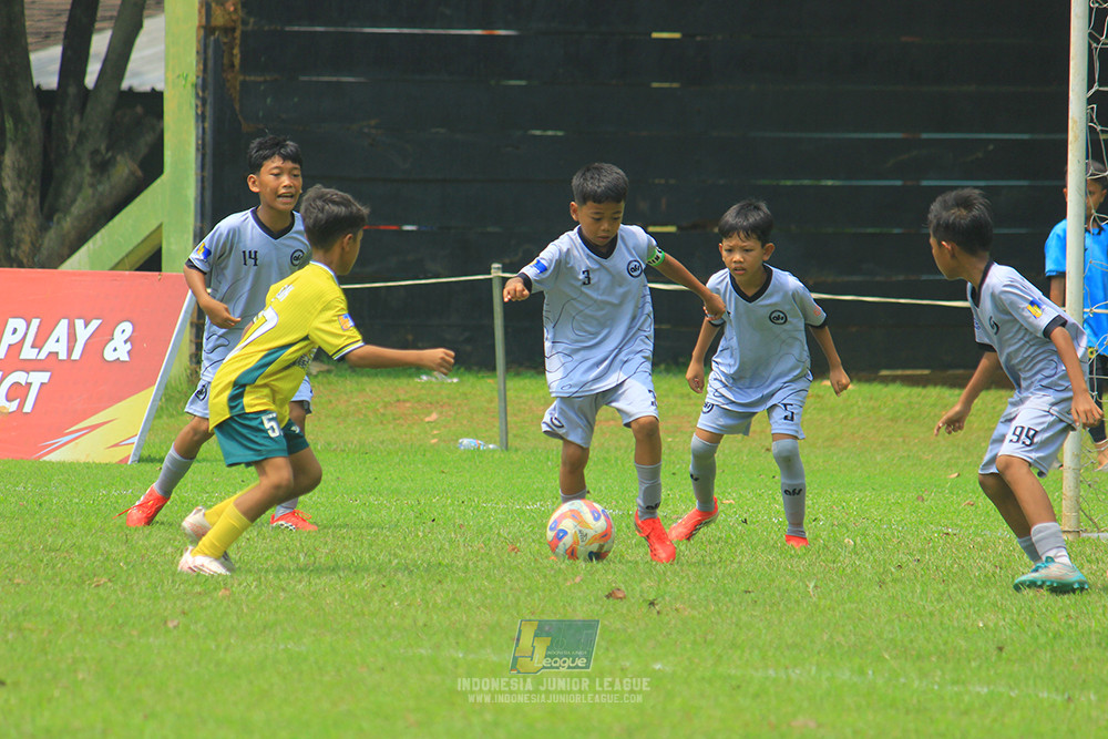 ijl u11 190426 asia football school vs maesa pararaider white