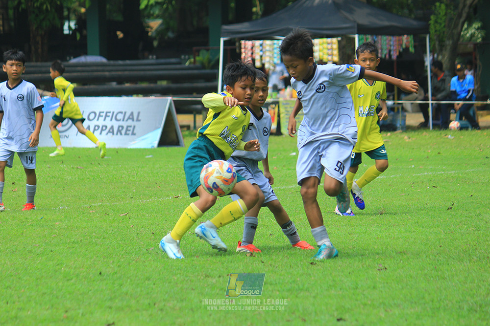 ijl u11 190426 asia football school vs maesa pararaider white