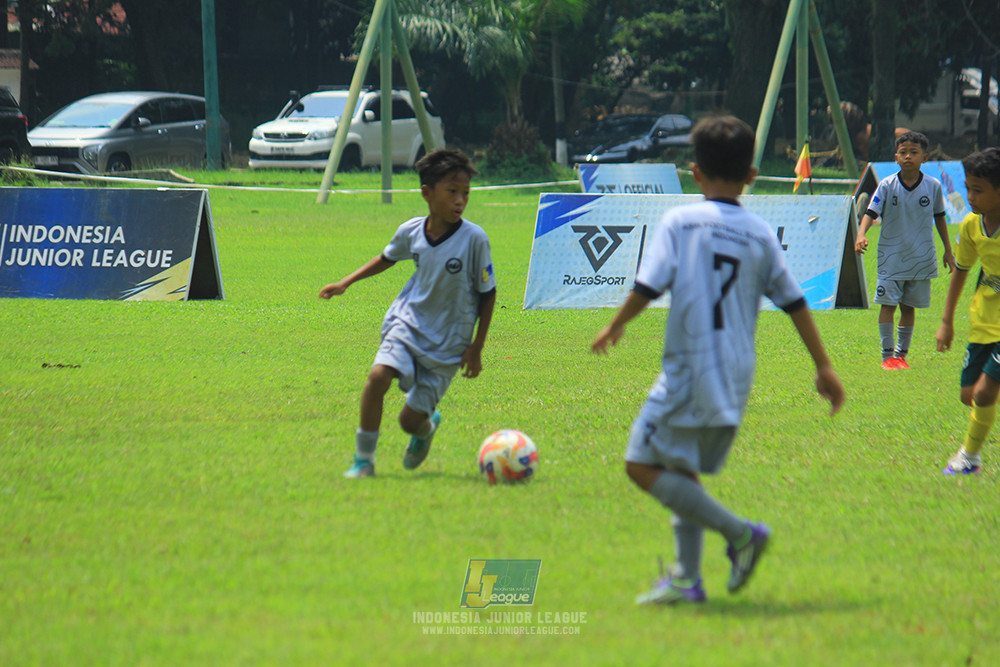 ijl u11 190426 asia football school vs maesa pararaider white