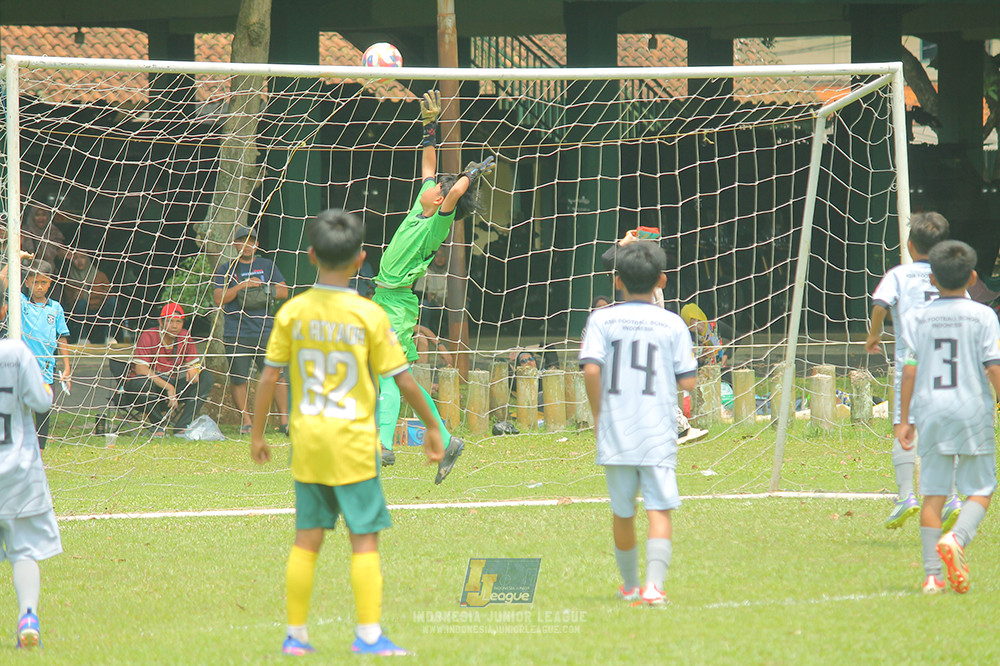 ijl u11 190426 asia football school vs maesa pararaider white