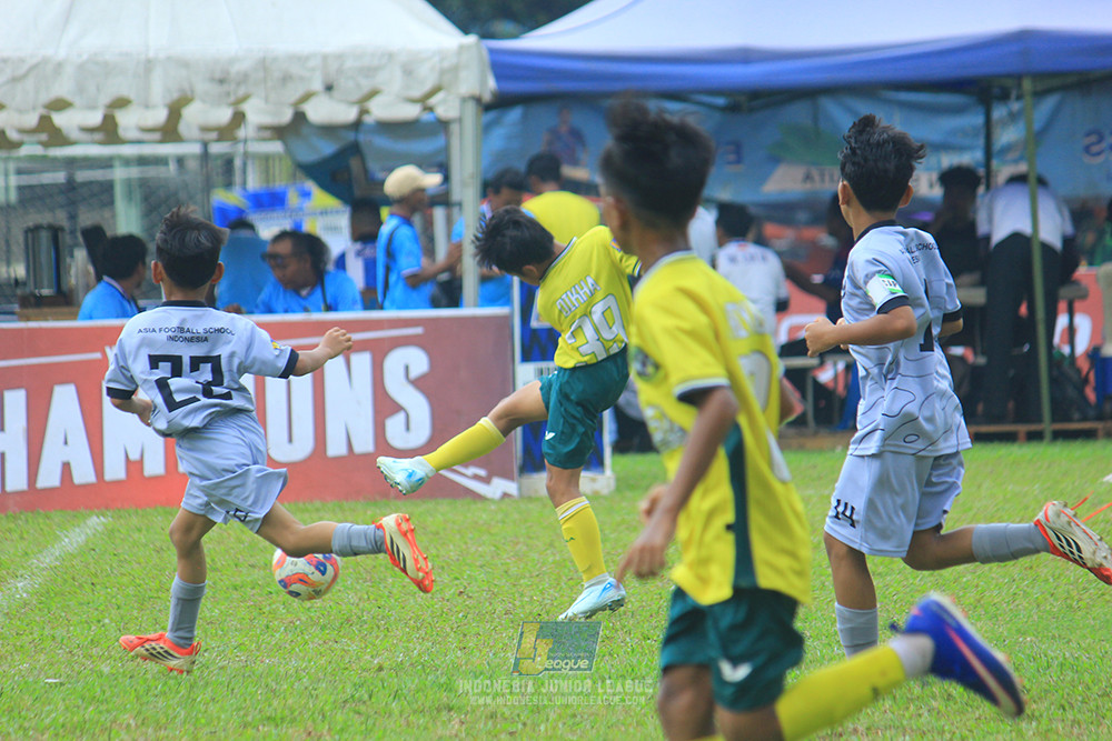 ijl u11 190426 asia football school vs maesa pararaider white