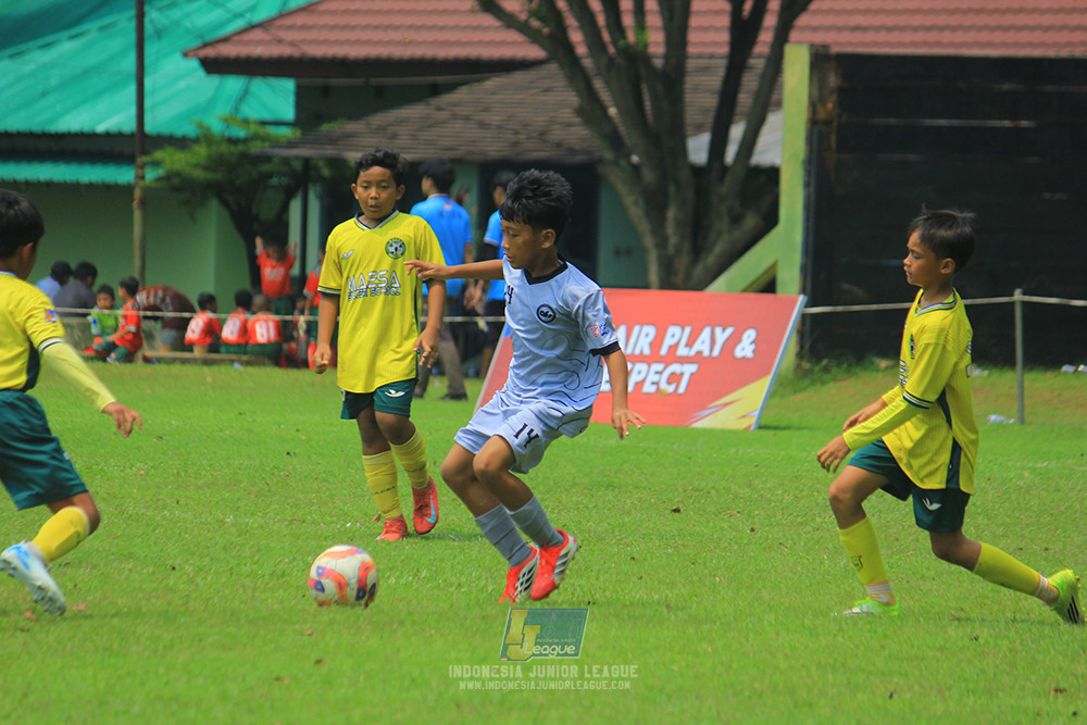 ijl u11 190426 asia football school vs maesa pararaider white