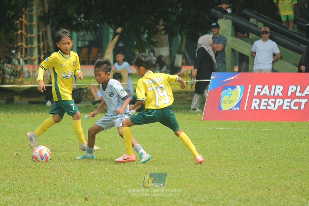 ijl u11 190426 asia football school vs maesa pararaider white