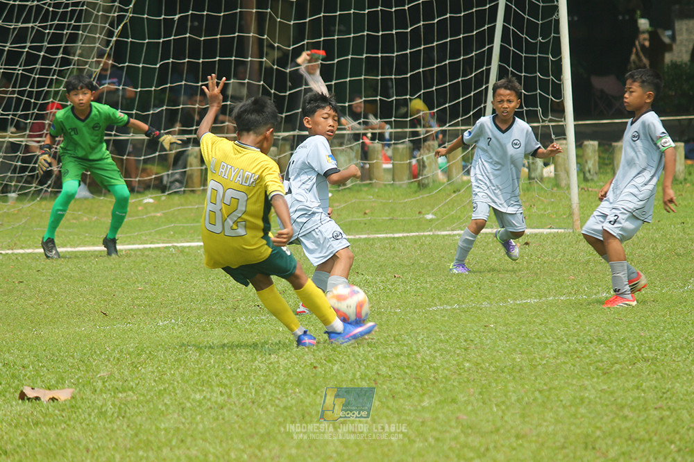 ijl u11 190426 asia football school vs maesa pararaider white